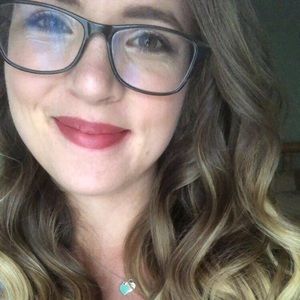 Meet your Posher, Claire